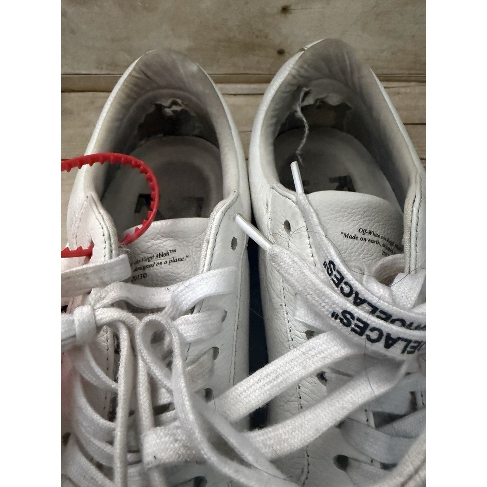 Authentic Off-White Vulcanized Low-Top Sneakers Size 44, With Box - Picture 2 of 12